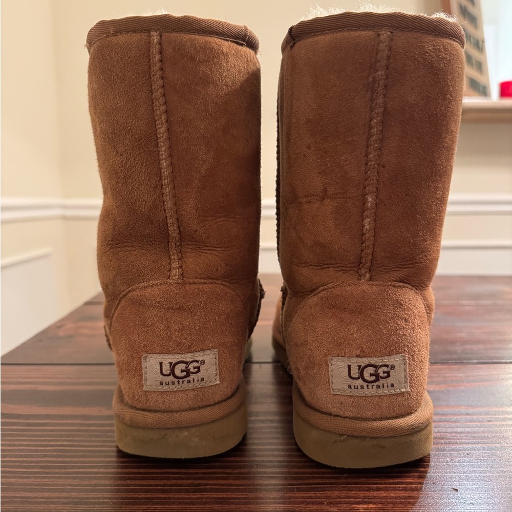 Ugg Classic Short in Chestnut